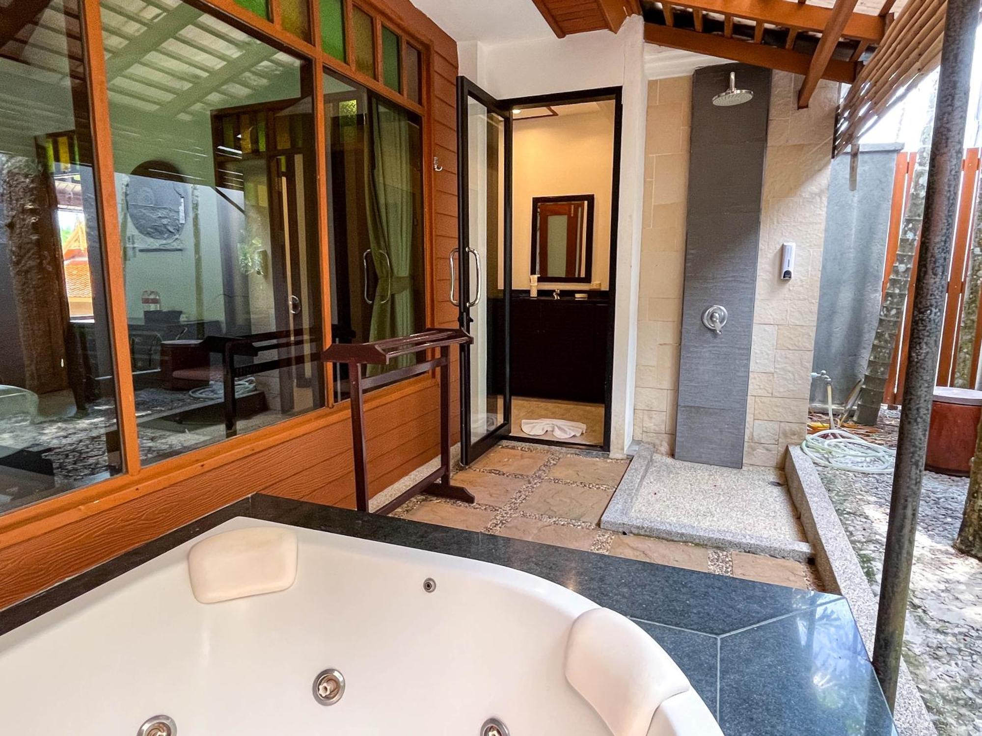 Baleeyan Residence Thalang Szoba fotó