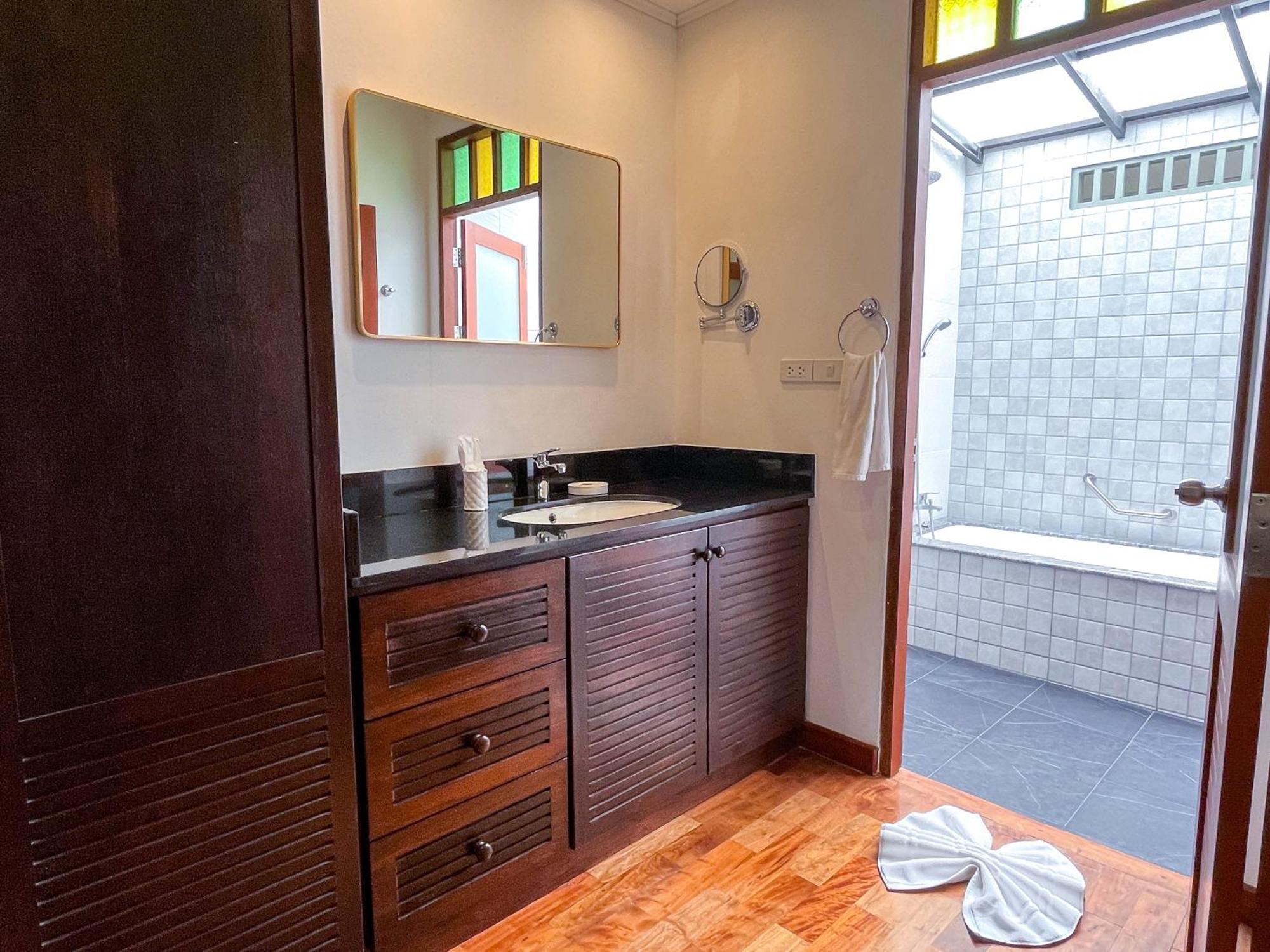Baleeyan Residence Thalang Szoba fotó